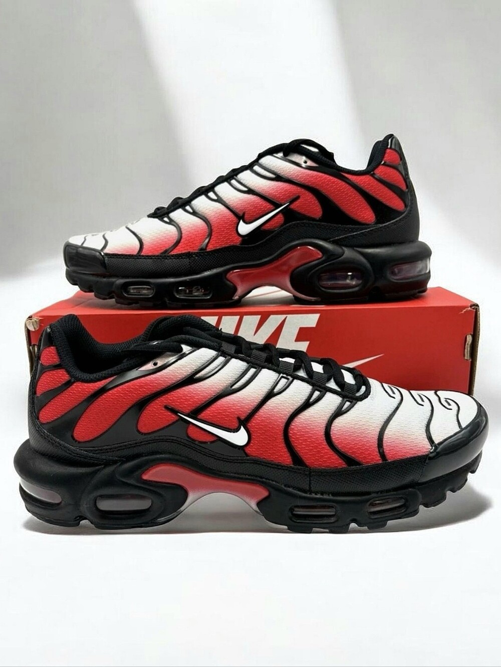 Nike International Air Max Plus University Premium  Sz 11.5